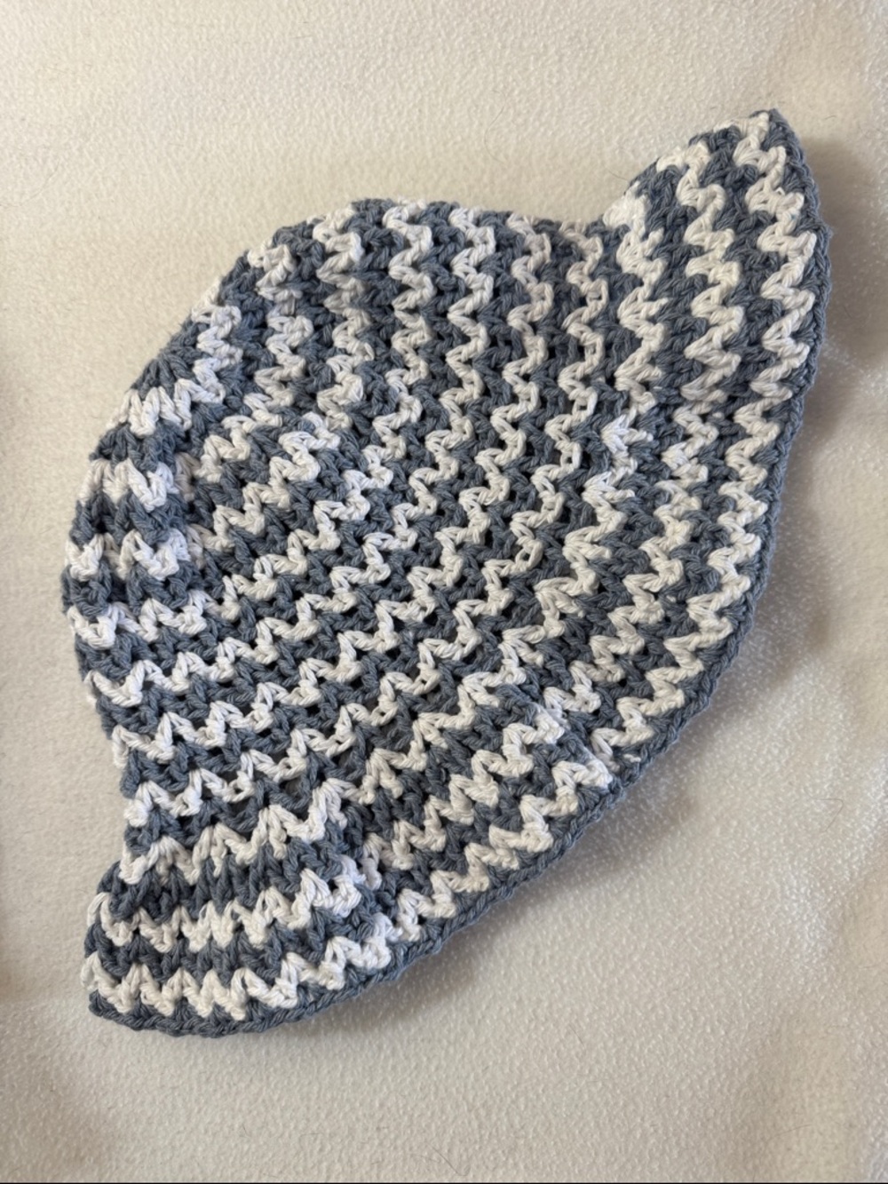 Bucket hat - hand crochet NWOT